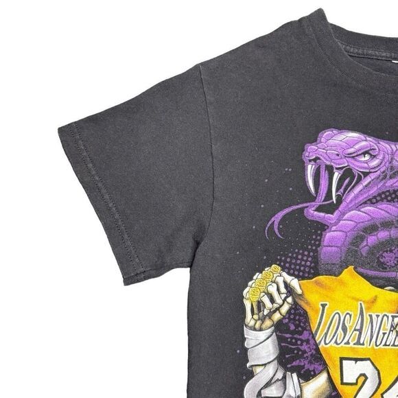 Los Angeles Lakers Kobe Bryant 24 Mamba Skeleton T Shirt Mens S NBA Basketball - Picture 5 of 9